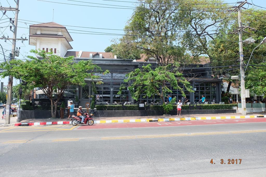 Piccolo Restaurant And Guest House Pattaya Exterior foto