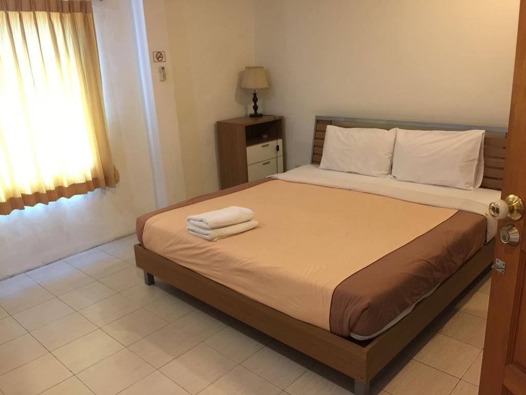 Piccolo Restaurant And Guest House Pattaya Exterior foto